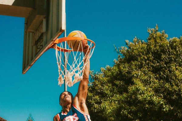 Hoe kun je een goede warming-up routine voor het fietsen opzetten?