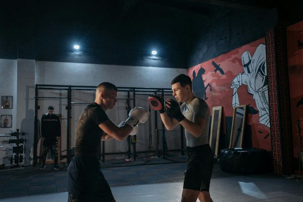 Wat zijn de beste oefeningen voor het ontwikkelen van voetenwerk?